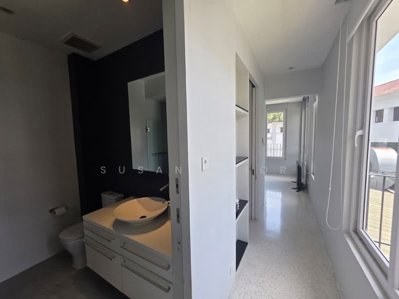 1 km To RGPS! 2+1 Greenwood Walkup, Nearby Hillcrest, Greenwood, Bukit Timah, 2 Bedrooms, 1,142 sqft, Walk-up Apartment For Sale, by Susan Prior, 500103046 - PropertyGuru.com.sg