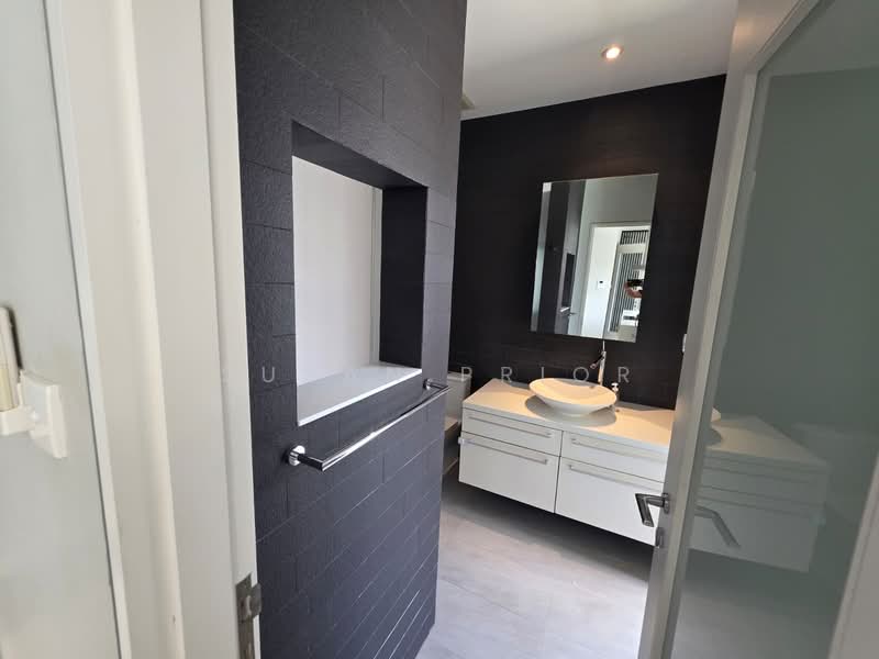 1 km To RGPS! 2+1 Greenwood Walkup, Nearby Hillcrest, Greenwood, Bukit Timah, 2 Bedrooms, 1,142 sqft, Walk-up Apartment For Sale, by Susan Prior, 500103046 - PropertyGuru.com.sg