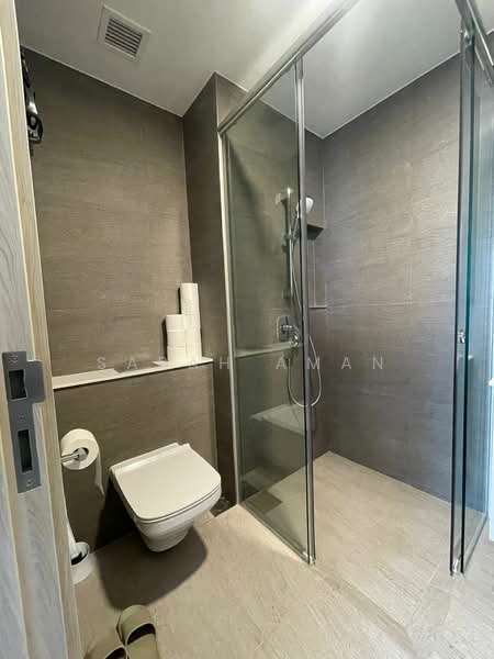 Sengkang Grand Residences, 74 Compassvale Bow, 2 Bedrooms, 764 sqft, Condominium For Sale, by Sarah Aman, 500103049 - Bathroom - PropertyGuru.com.sg