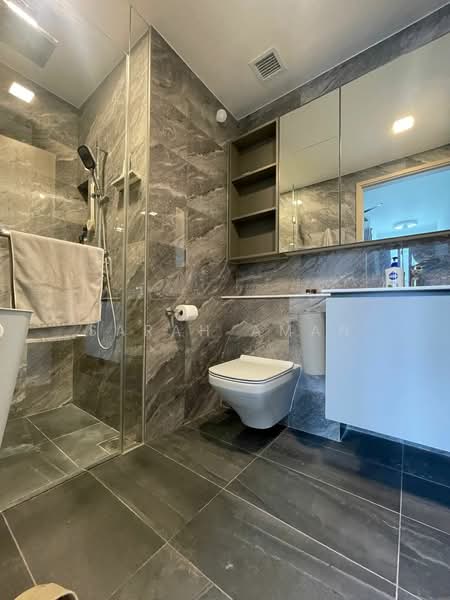 Sengkang Grand Residences, 74 Compassvale Bow, 2 Bedrooms, 764 sqft, Condominium For Sale, by Sarah Aman, 500103049 - Bathroom - PropertyGuru.com.sg