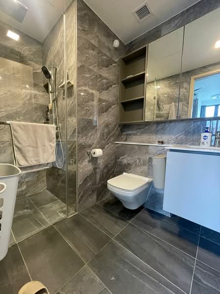 Sengkang Grand Residences, 74 Compassvale Bow, 2 Bedrooms, 764 sqft, Condominium For Sale, by Sarah Aman, 500103049 - Bathroom - PropertyGuru.com.sg