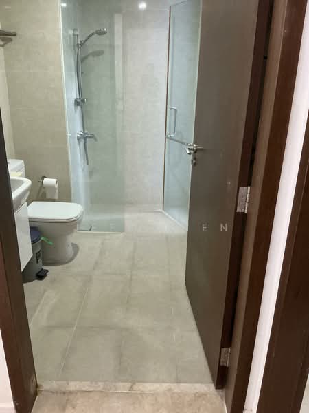 Archipelago, Bedok Reservoir Road, 5 Bedrooms, 4,402 sqft, Semi-Detached House For Rent, by Jeff Chen, 500103050 - Bathroom - PropertyGuru.com.sg