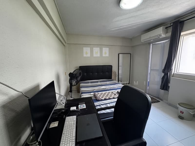 408 Hougang Avenue 10, 408 Hougang Avenue 10, 3 Bedrooms, 1,302 sqft, HDB Flat For Rent, by MAHA LAKSHMI, 500103051 - Bedroom - PropertyGuru.com.sg