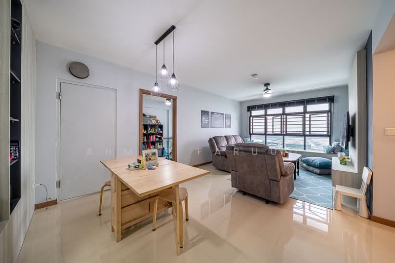 415A Northshore Drive, 415A Northshore Drive, 3 Bedrooms, 1,206 sqft, HDB Flat For Sale, by Ahmad Faruuq, 500103054 - Living Room - PropertyGuru.com.sg
