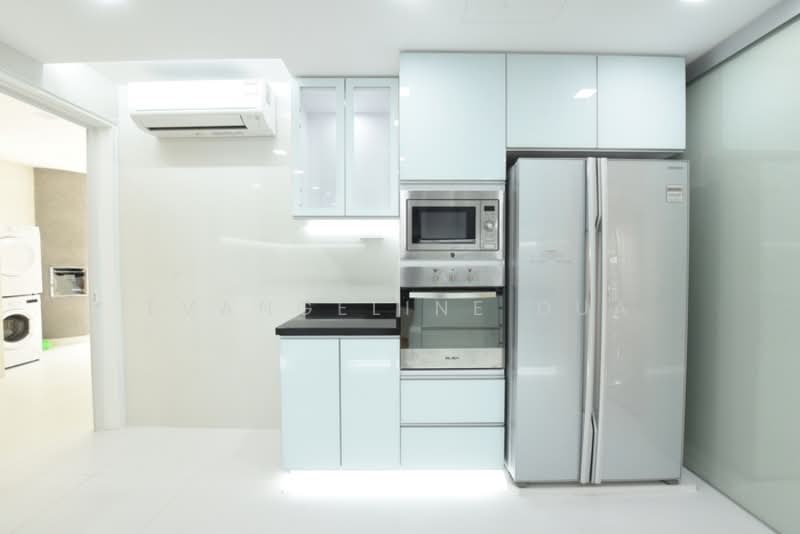 Nassim Jade, 3 Nassim Road, 3 Bedrooms, 2,400 sqft, Condominium For Rent, by Evangeline Dua, 500103056 - Kitchen - PropertyGuru.com.sg