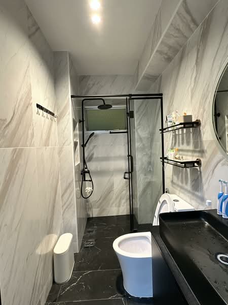 535 Serangoon North Avenue 4, 535 Serangoon North Avenue 4, Room Rental, 140 sqft, HDB Flat For Rent, by Louis Tay, 500103059 - Bathroom - PropertyGuru.com.sg