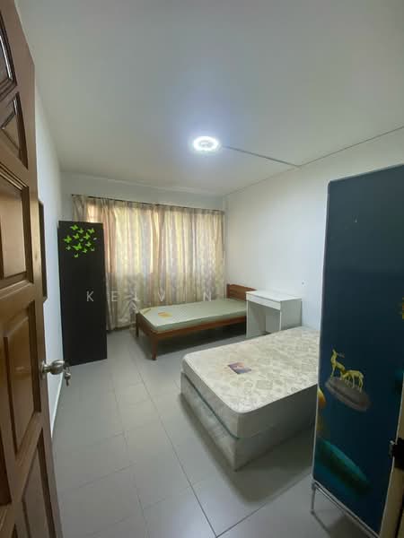 833 Yishun Street 81, 833 Yishun Street 81, 3 Bedrooms, 1,109 sqft, HDB Flat For Rent, by Kelvin Yeo, 500103067 - Bedroom - PropertyGuru.com.sg