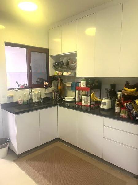 2 Storey Renovated Terrace House in the heart of Katong, No west sun, Stroll to amenities, Renovated, East Coast / Marine Parade, 4 Bedrooms, 2,500 sqft, Terraced House For Sale, by Stephanie Tok, 500103072 - Kitchen - PropertyGuru.com.sg