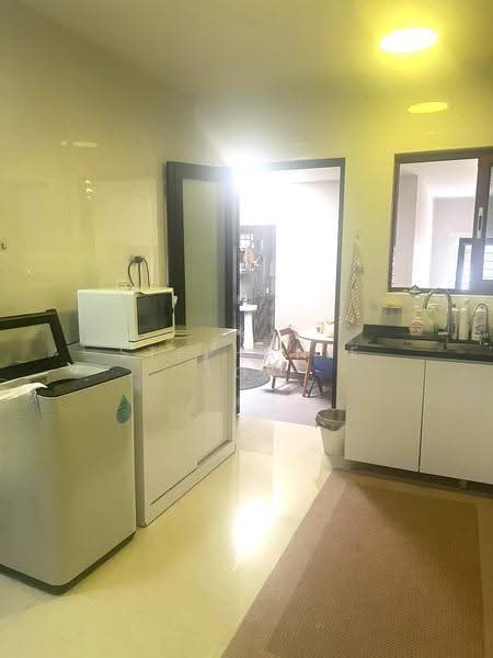 2 Storey Renovated Terrace House in the heart of Katong, No west sun, Stroll to amenities, Renovated, East Coast / Marine Parade, 4 Bedrooms, 2,500 sqft, Terraced House For Sale, by Stephanie Tok, 500103072 - Kitchen - PropertyGuru.com.sg