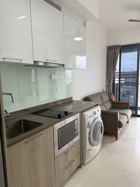 Trilive, 111 Tampines Road, 1 Bedroom, 400 sqft, Condominium For Rent, by Zen Tan, 500103086 - Kitchen - PropertyGuru.com.sg