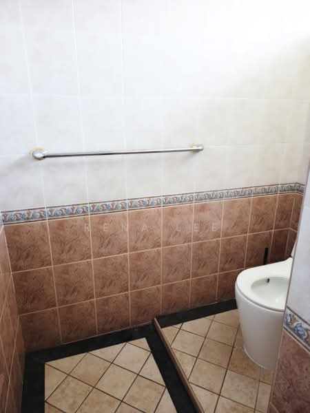 40 Teban Gardens Road, 40 Teban Gardens Road, Room Rental, 280 sqft, HDB Flat For Rent, by Rena Lee, 500103096 - Bathroom - PropertyGuru.com.sg
