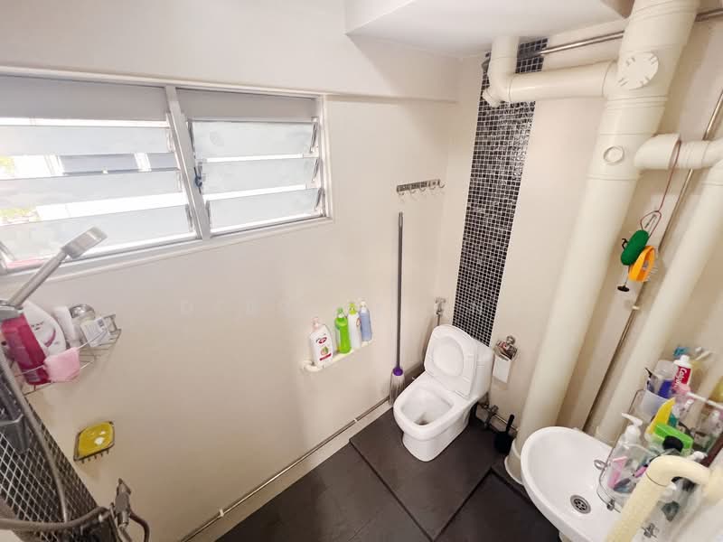 250 Tampines Street 21, 250 Tampines Street 21, Room Rental, 150 sqft, HDB Flat For Rent, by Derrick Ong, 500103098 - Bathroom - PropertyGuru.com.sg