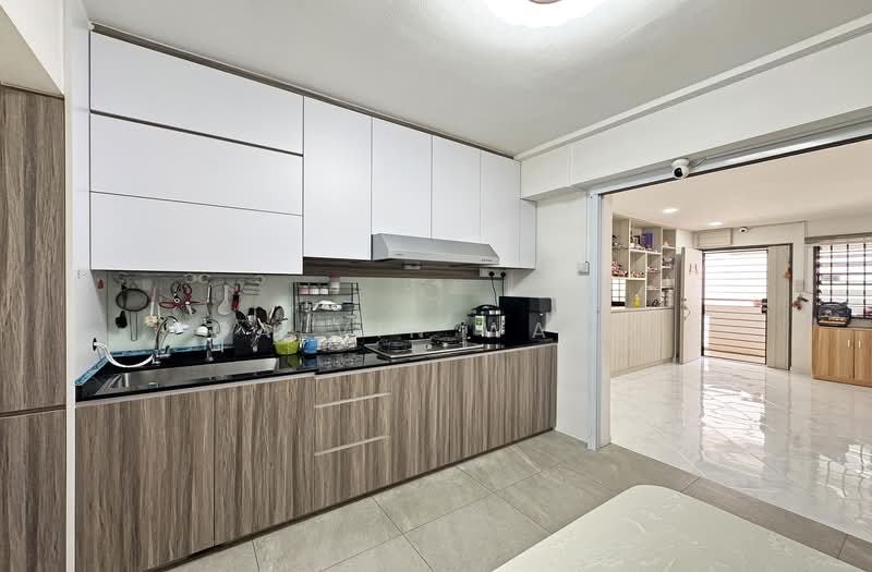 548 Serangoon North Avenue 3, 548 Serangoon North Avenue 3, 3 Bedrooms, 1,076 sqft, HDB Flat For Sale, by Calvin Wang, 500103104 - Kitchen - PropertyGuru.com.sg