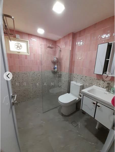 Watercolours, 25 Pasir Ris Link, Room Rental, 120 sqft, Executive Condominium For Rent, by Ng Kang Seng, 500103110 - Bathroom - PropertyGuru.com.sg