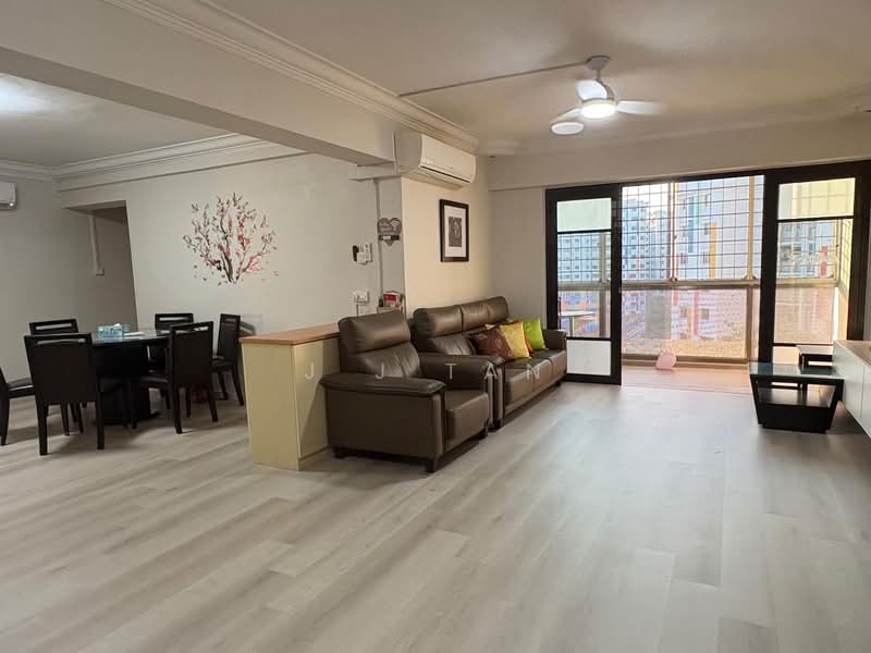 6-8 months lease at Blk 135, Rivervale Street, Rivervale street, 3 Bedrooms, 1,527 sqft, HDB Flat For Rent, by J J Tan, 500103117 - Living Room - PropertyGuru.com.sg