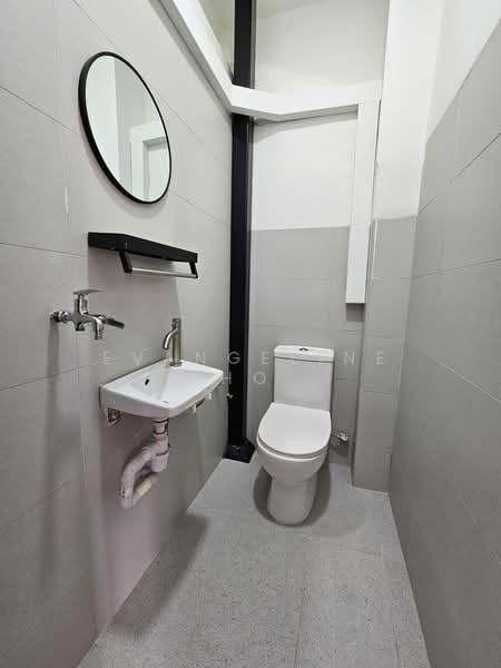 Geylang Road - Renovated L3 Shophouse, , 1,500 sqft, Office For Rent, by Evangeline Ho, 500103124 - Bathroom - CommercialGuru.com.sg