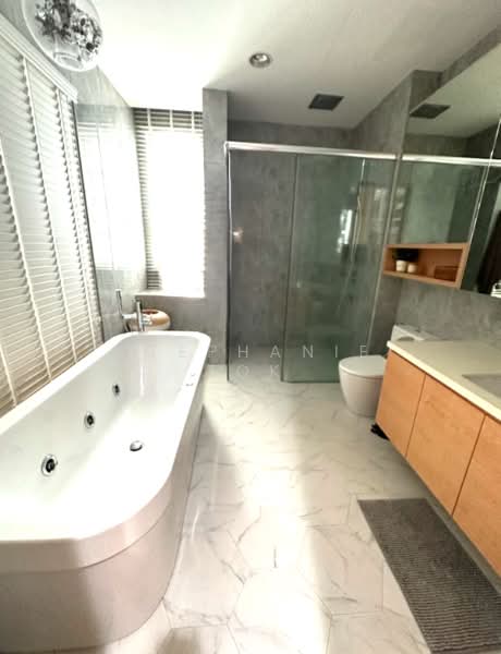 Beautiful 2 Storey Semi D Move in, Move in, Modern Finishes, Quiet Enclave, 4 Bedrooms, 3,500 sqft, Semi-Detached House For Sale, by Stephanie Tok, 500103125 - Bathroom - PropertyGuru.com.sg