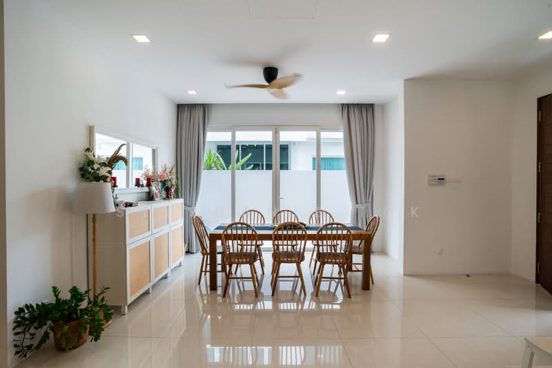 Beautiful 2 Storey Semi D Move in, Move in, Modern Finishes, Quiet Enclave, 4 Bedrooms, 3,500 sqft, Semi-Detached House For Sale, by Stephanie Tok, 500103125 - Dining Room - PropertyGuru.com.sg