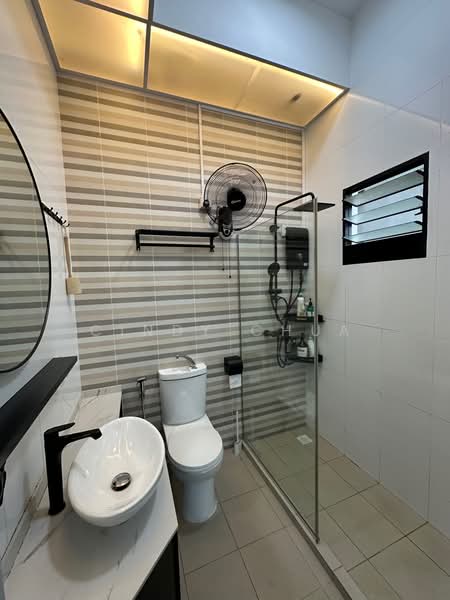 415D Northshore Drive, 415D Northshore Drive, 3 Bedrooms, 1,011 sqft, HDB Flat For Sale, by Cindy Chua, 500103132 - Master Bathroom Ensuite - PropertyGuru.com.sg