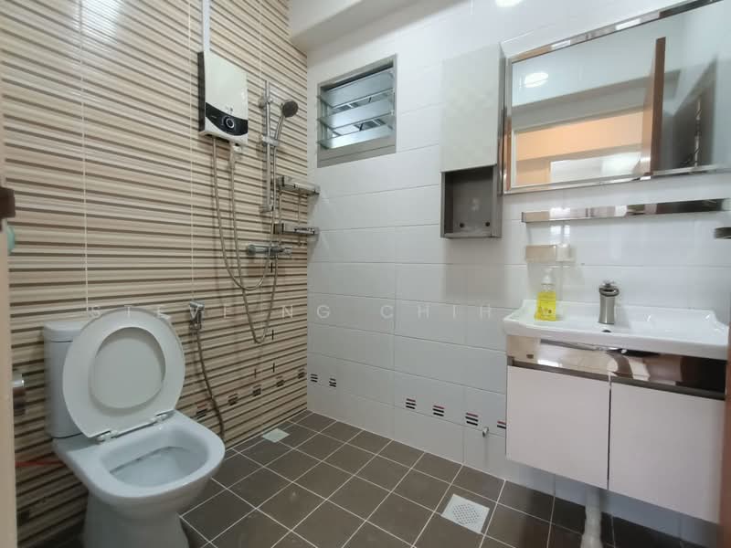 440B Bukit Batok West Avenue 8, 440B Bukit Batok West Avenue 8, Room Rental, 900 sqft, HDB Flat For Rent, by Steve Ng Chih Wei, 500103140 - Bathroom - PropertyGuru.com.sg