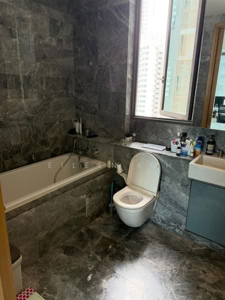 Skyline Residences, 610 Telok Blangah Road, 3 Bedrooms, 1,346 sqft, Condominium For Sale, by Eileen Koh, 500103147 - Bathroom - PropertyGuru.com.sg