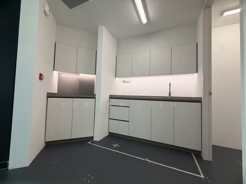 Hub Synergy Point, 70 Anson Road, 2,668 sqft, Office For Rent, by Jordan Liew, 500103154 - Kitchen - CommercialGuru.com.sg