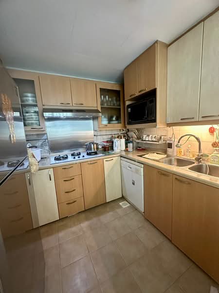 The Tropica, 51 Tampines Avenue 1, 3 Bedrooms, 1,744 sqft, Condominium For Sale, by WENLI YEOH, 500103156 - Kitchen - PropertyGuru.com.sg