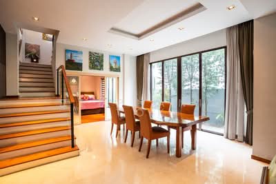 For Sale - Charming 2.5 storey Detached in Move in Condition