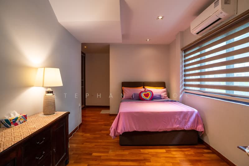 Charming 2.5 storey Detached in Move in Condition, Prime location, No west Sun, Regular Plot, Wide frontage, 6 Bedrooms, 6,572 sqft, Detached House For Sale, by Stephanie Tok, 500103173 - Bedroom - PropertyGuru.com.sg