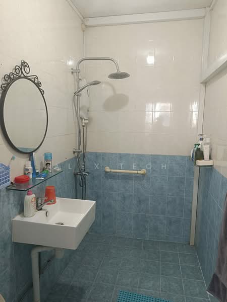297 Bukit Batok Street 22, 297 Bukit Batok Street 22, Room Rental, 100 sqft, HDB Flat For Rent, by Alex Teoh, 500103186 - Bathroom - PropertyGuru.com.sg