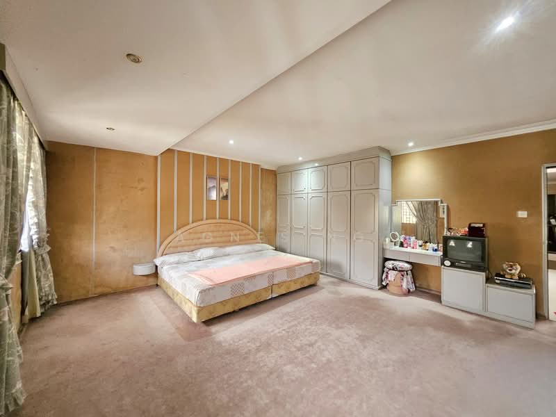 ⭐️⭐️LANDED7772@ 2 Storey Detached House Near MRT, , 5 Bedrooms, 4,000 sqft, Detached House For Sale, by Agnes Ng, 500103191 - Bedroom - PropertyGuru.com.sg