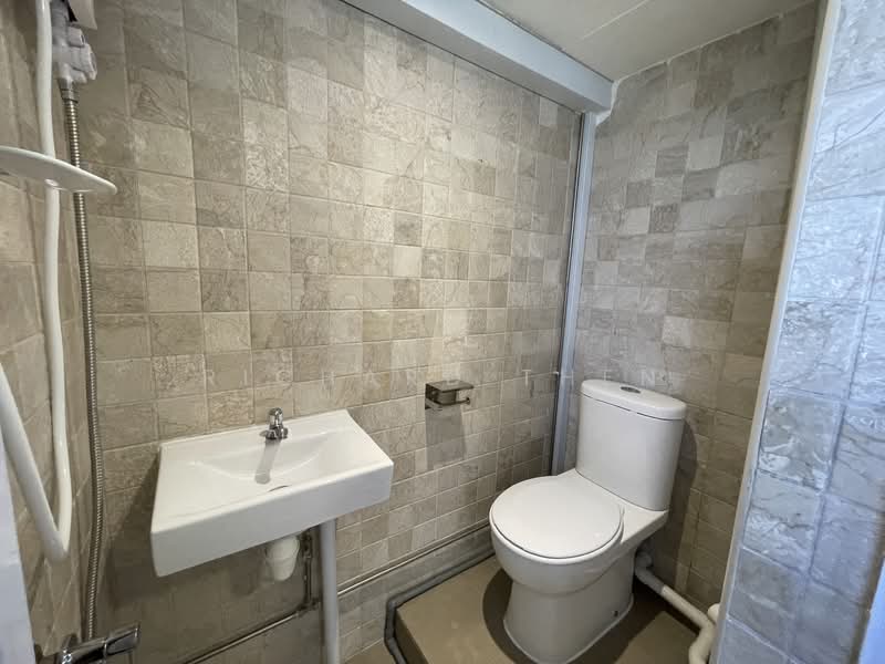 Chancery Court, 36E Dunearn Road, 3 Bedrooms, 2,035 sqft, Condominium For Rent, by Richard Then, 500103196 - Bathroom - PropertyGuru.com.sg