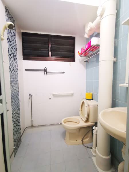 508 West Coast Drive, 508 West Coast Drive, Room Rental, 120 sqft, HDB Flat For Rent, by Alec Tan, 500103200 - Bathroom - PropertyGuru.com.sg