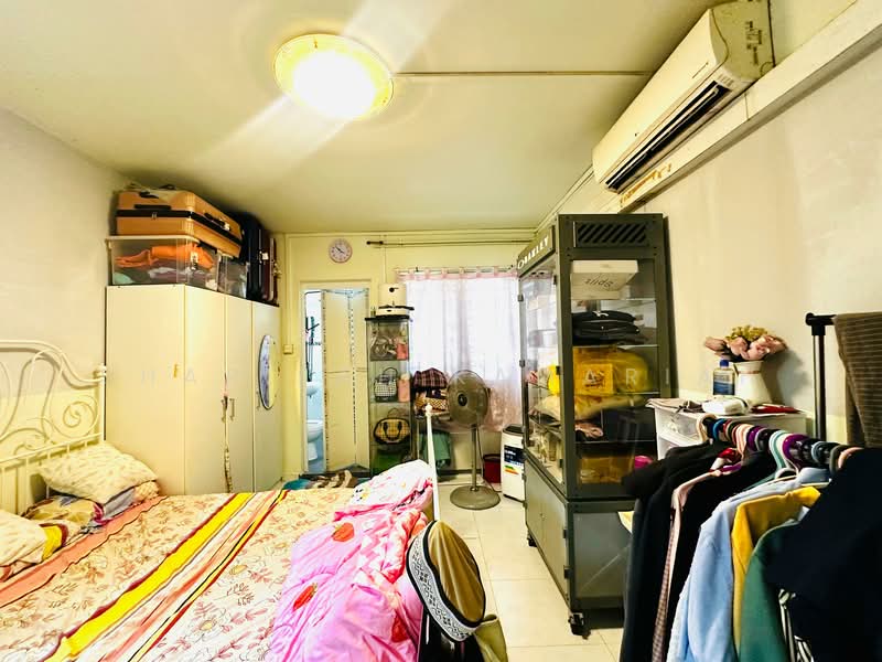 925 Jurong West Street 92, 925 Jurong West Street 92, 3 Bedrooms, 1,109 sqft, HDB Flat For Sale, by Sharifah Kamariah, 500103209 - Bedroom - PropertyGuru.com.sg