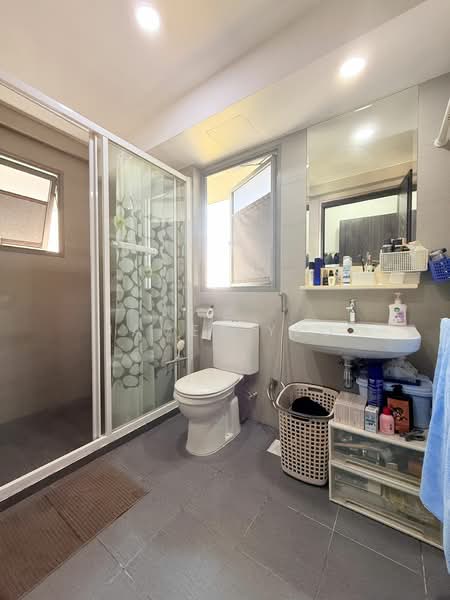 138C Yuan Ching Road, 138C Yuan Ching Road, 3 Bedrooms, 1,130 sqft, HDB Flat For Sale, by James Yeo, 500103211 - Bathroom - PropertyGuru.com.sg