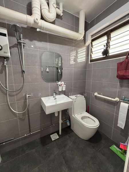 412 Yishun Ring Road, 412 Yishun Ring Road, 3 Bedrooms, 1,345 sqft, HDB Flat For Sale, by Yap Shu Hua, 500103212 - Bathroom - PropertyGuru.com.sg