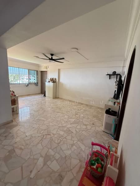 412 Yishun Ring Road, 412 Yishun Ring Road, 3 Bedrooms, 1,345 sqft, HDB Flat For Sale, by Yap Shu Hua, 500103212 - Living Room - PropertyGuru.com.sg