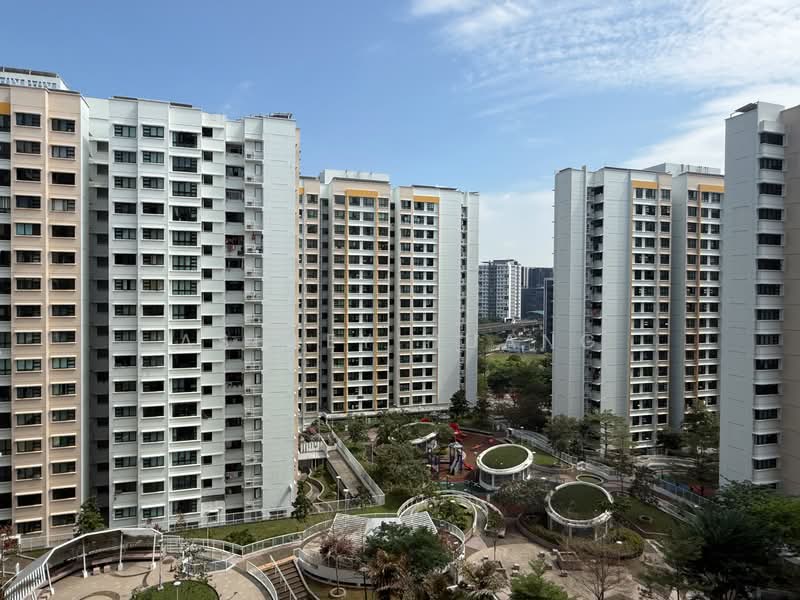 265D Punggol Way, 265D Punggol Way, 3 Bedrooms, 990 sqft, HDB Flat For Sale, by Ashley Huang, 500103223 - Nice wide garden view - PropertyGuru.com.sg