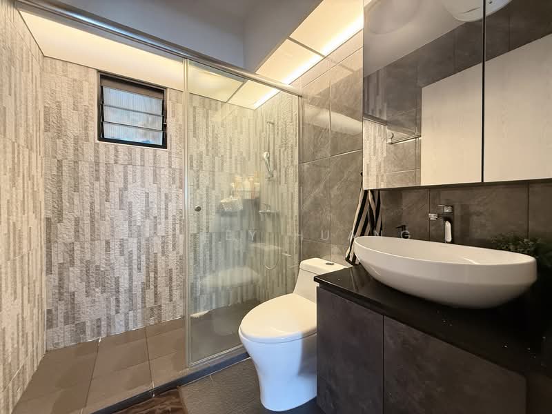 265D Punggol Way, 265D Punggol Way, 3 Bedrooms, 990 sqft, HDB Flat For Sale, by Ashley Huang, 500103223 - Common Bathroom - PropertyGuru.com.sg
