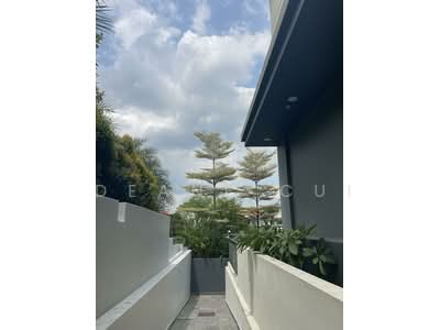 For Sale - Freehold 5 bed cluster house with Pool & Private Lift walking distance to Kovan MRT