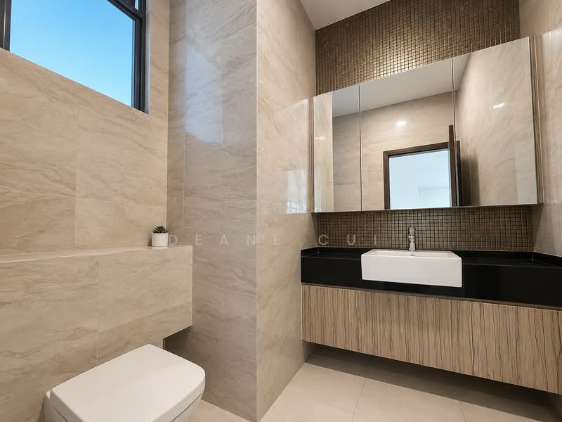 Freehold 5 bed cluster house with Pool & Private Lift walking distance to Kovan MRT, , 5 Bedrooms, 4,446 sqft, Cluster House For Sale, by Deane Cui, 500103228 - Bathroom - PropertyGuru.com.sg