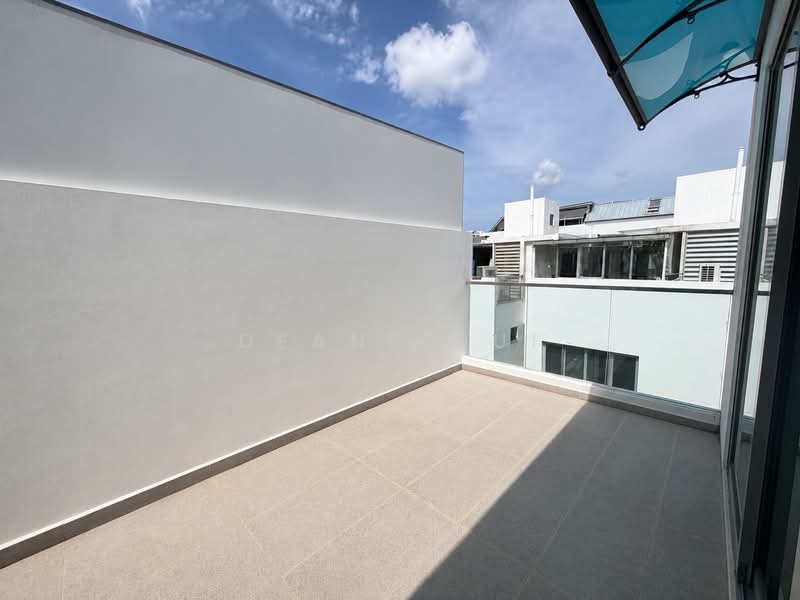 Freehold 5 bed cluster house with Pool & Private Lift walking distance to Kovan MRT, , 5 Bedrooms, 4,446 sqft, Cluster House For Sale, by Deane Cui, 500103228 - Balcony - PropertyGuru.com.sg