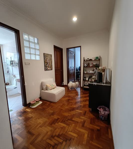 D15 Katong Landed House, , 8 Bedrooms, 4,387 sqft, Semi-Detached House For Sale, by Alicia Fong, 500103230 - Bathroom - PropertyGuru.com.sg