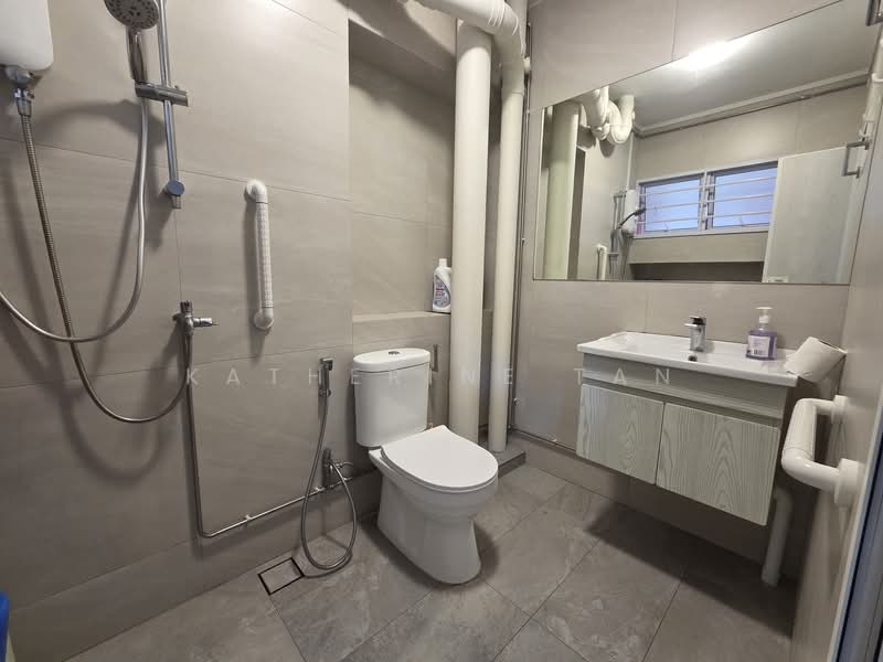 83 Redhill Lane, 83 Redhill Lane, Room Rental, 100 sqft, HDB Flat For Rent, by Katherine Tan, 500103231 - Bathroom - PropertyGuru.com.sg