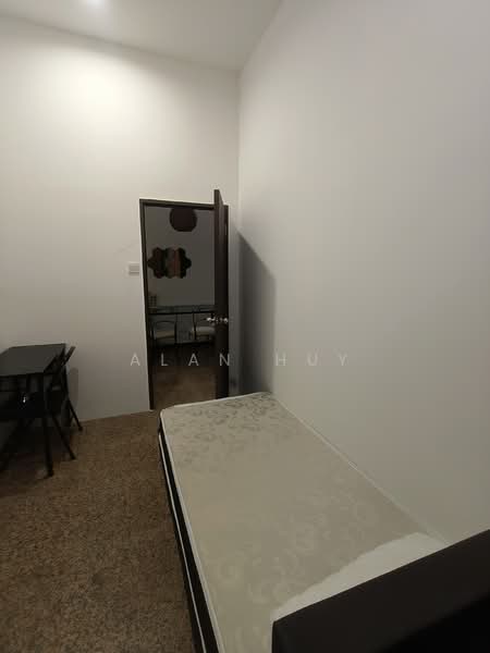 Dover Parkview, 30 Dover Rise, Room Rental, 200 sqft, Condominium For Rent, by Alan Huy, 500103240 - Bedroom - PropertyGuru.com.sg