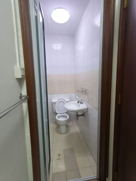 Dover Parkview, 30 Dover Rise, Room Rental, 200 sqft, Condominium For Rent, by Alan Huy, 500103240 - Bathroom - PropertyGuru.com.sg