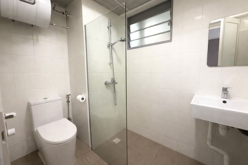 272C Punggol Walk, 272C Punggol Walk, 3 Bedrooms, 1,001 sqft, HDB Flat For Sale, by Valerie Kang, 500103267 - Bathroom - PropertyGuru.com.sg