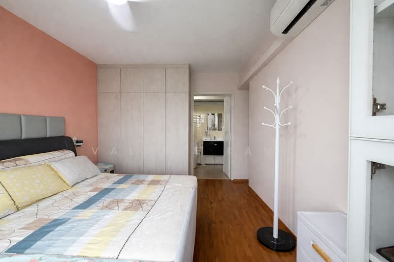272C Punggol Walk, 272C Punggol Walk, 3 Bedrooms, 1,001 sqft, HDB Flat For Sale, by Valerie Kang, 500103267 - Master Bedroom - PropertyGuru.com.sg