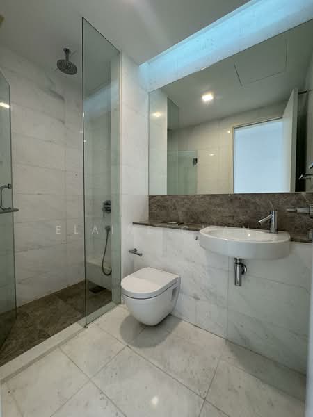 Modern common bathroom 