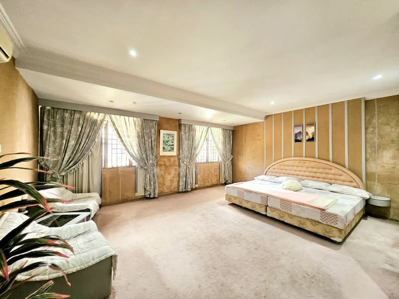 ⭐⭐⭐LANDED7772@Amazing Original Well Kept Detached Walk to MRT (D14) 6rm, , 6 Bedrooms, 4,000 sqft, Detached House For Sale, by WeeThong Chai, 500103273 - Bedroom - PropertyGuru.com.sg